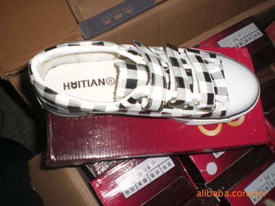 庫存帆布鞋男女款熱銷中，優質廠家直供，歡迎聯系咨詢